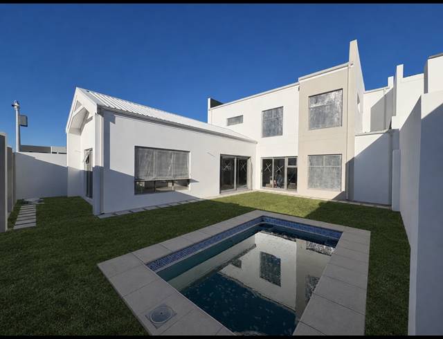 4 BEDROOM HOUSE FOR SALE IN SANDOWN